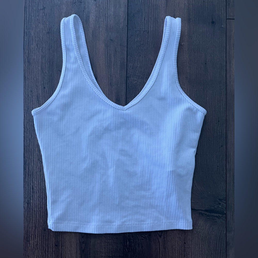 White v-neck crop top